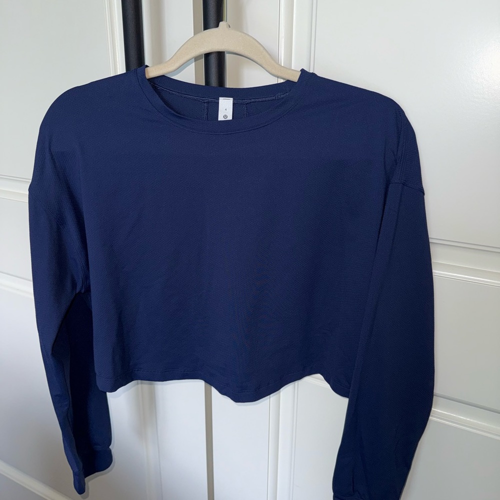 LULU NAVY LONG SLEEVE CROPPED💙🍋